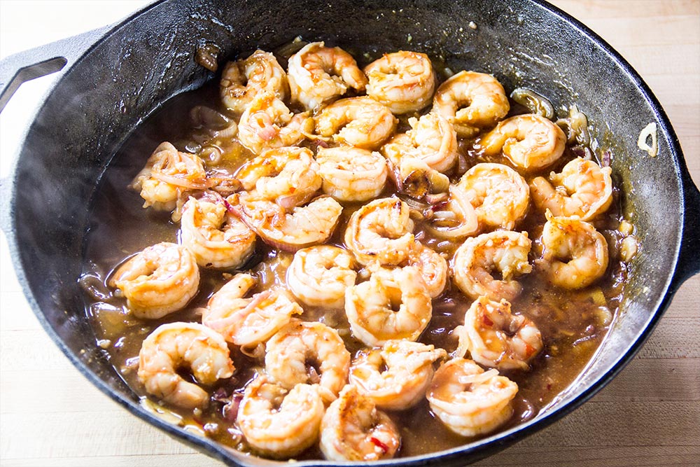 Sauteing Shrimp in Stir-Fry Sauce