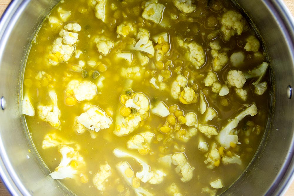 Cooking Cauliflower & Peas