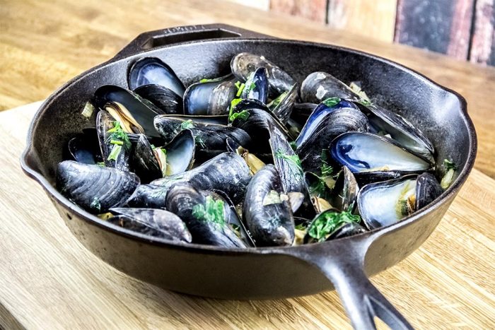 Onion, Garlic & Parsley Mussels Recipe