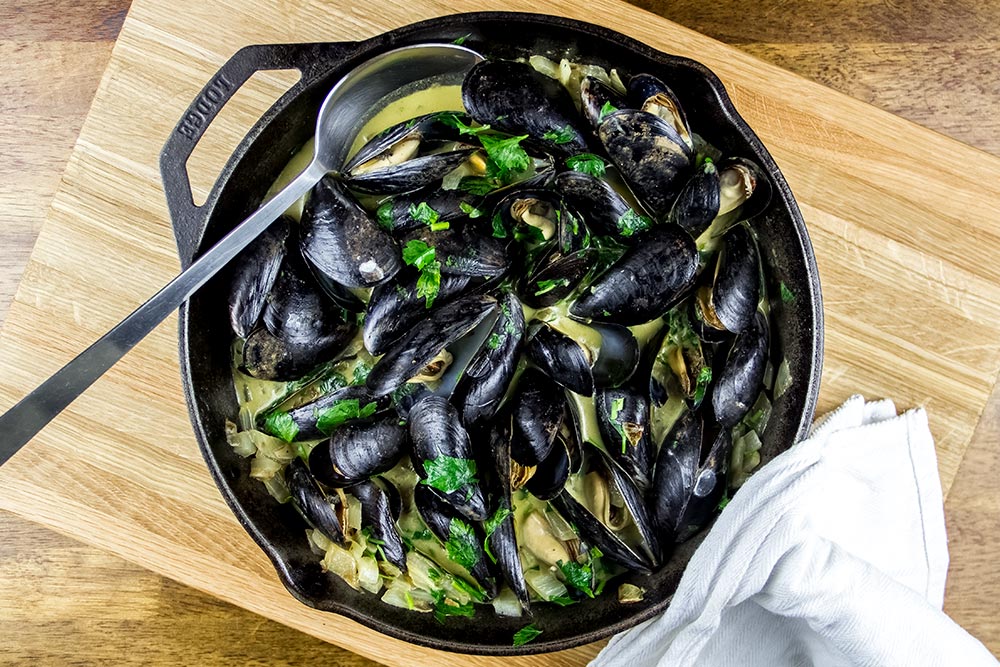 Curry Coconut & Garlic Mussels Recipe
