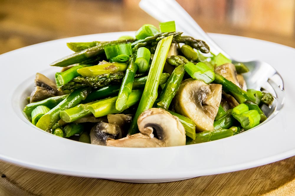 Stir-Fried Asparagus, Mushroom & Sweet Ginger Sauce Recipe