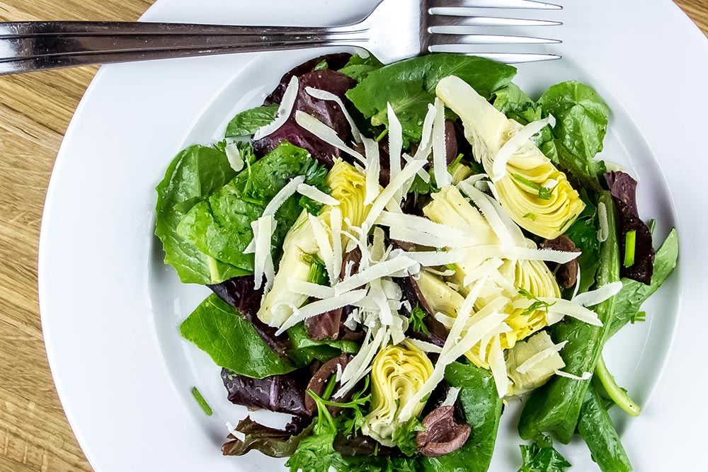 Baby Greens Salad with Artichoke and Kalamata Olives