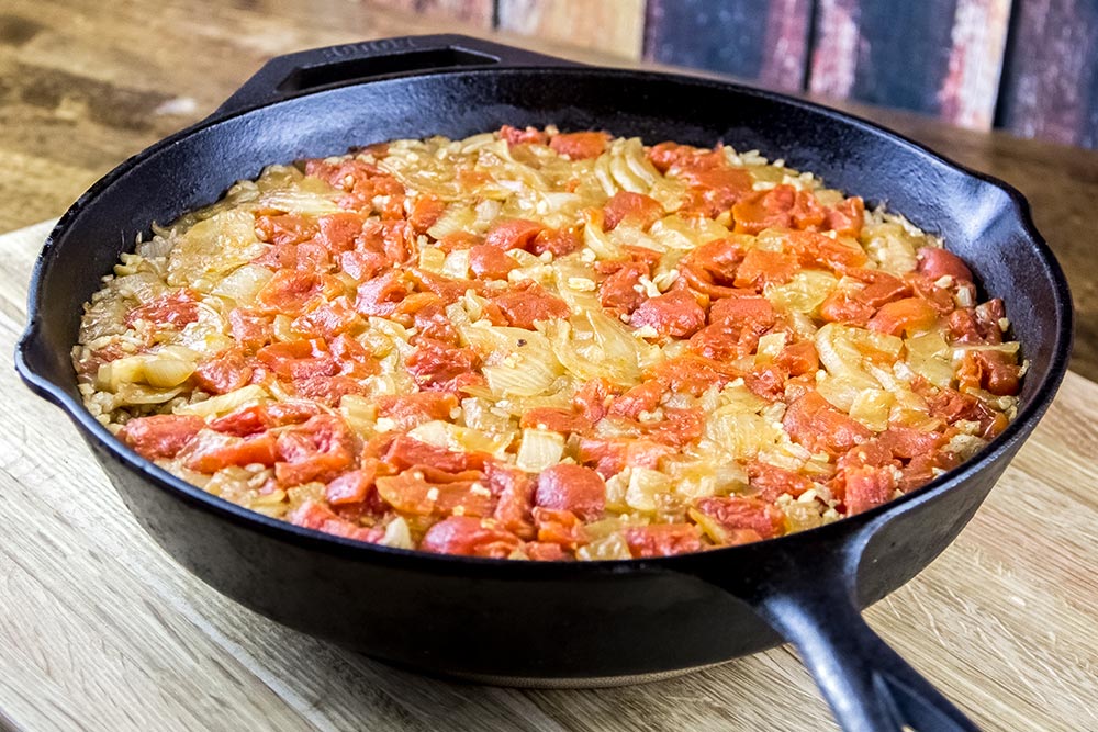 Cooked Brown Rice with Tomato, Onion and Fennel Mixture
