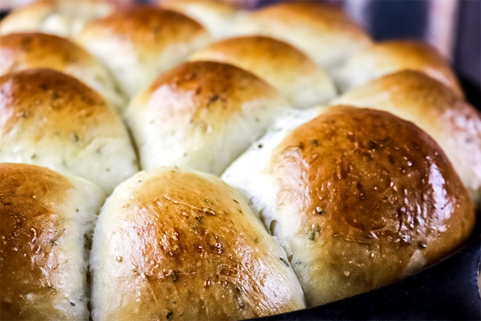 Herb Dinner Rolls in a Cast Iron Skillet Recipe