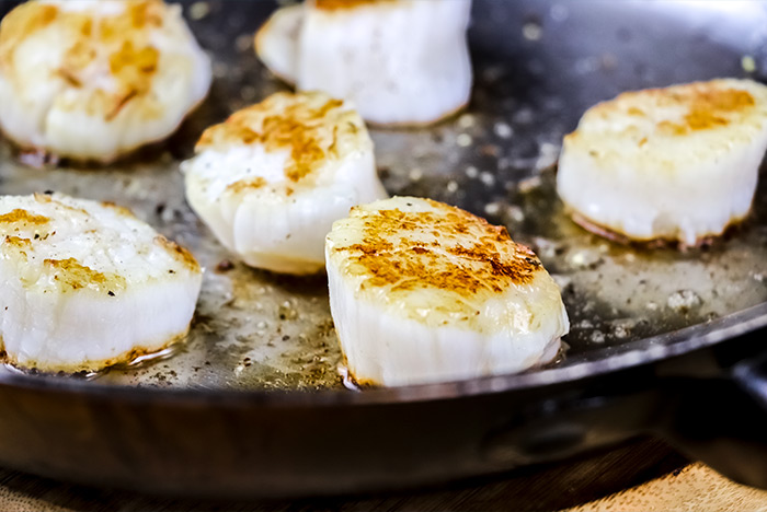 Cooking Scallops in Frying Pan